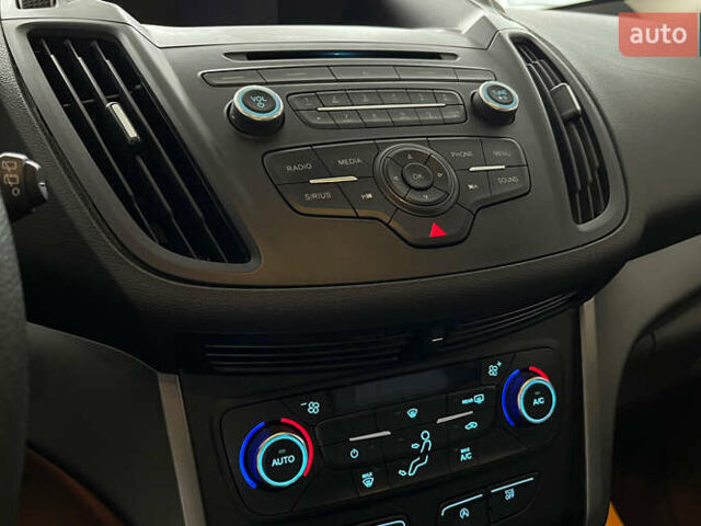 Серый Форд Эскейп, объемом двигателя 1.5 л и пробегом 130 тыс. км за 12650 $, фото 15 на Automoto.ua