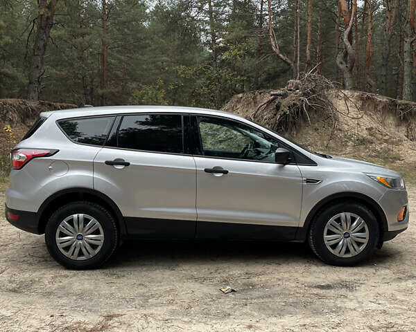 Серый Форд Эскейп, объемом двигателя 2.5 л и пробегом 141 тыс. км за 12500 $, фото 8 на Automoto.ua