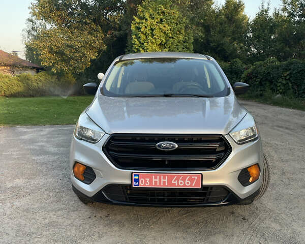 Форд Эскейп 2017 в Кременчуге на Automoto.ua Серый Форд Эскейп, объемом двигателя 2.5 л и пробегом 141 тыс. км за 12600 $, фото 1 на Automoto.ua