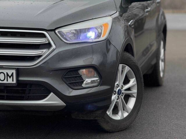 Серый Форд Эскейп, объемом двигателя 1.5 л и пробегом 60 тыс. км за 11500 $, фото 3 на Automoto.ua