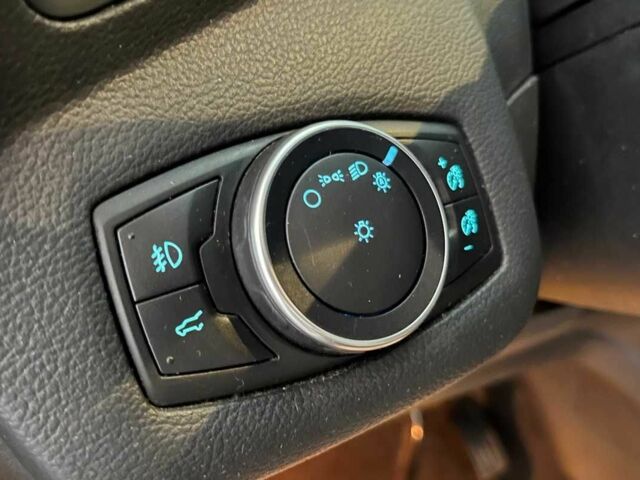 Серый Форд Эскейп, объемом двигателя 1.5 л и пробегом 130 тыс. км за 12650 $, фото 13 на Automoto.ua