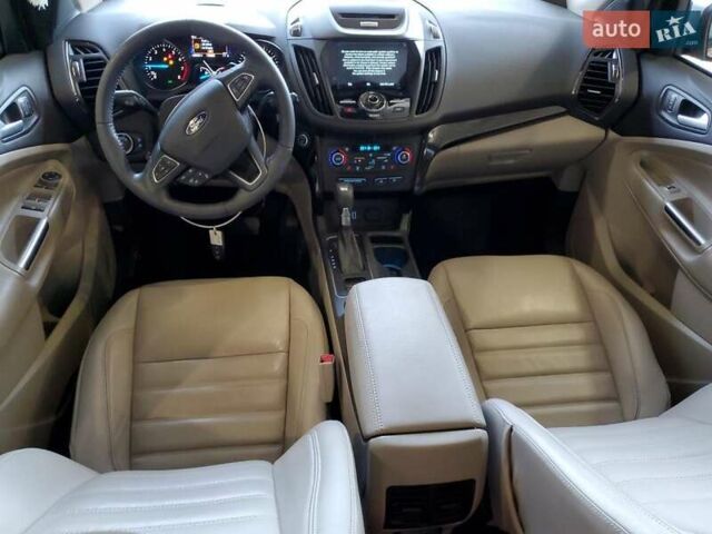 Сірий Форд Ескейп, об'ємом двигуна 2 л та пробігом 43 тис. км за 2900 $, фото 7 на Automoto.ua