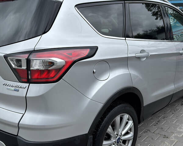 Сірий Форд Ескейп, об'ємом двигуна 1.5 л та пробігом 163 тис. км за 13000 $, фото 7 на Automoto.ua