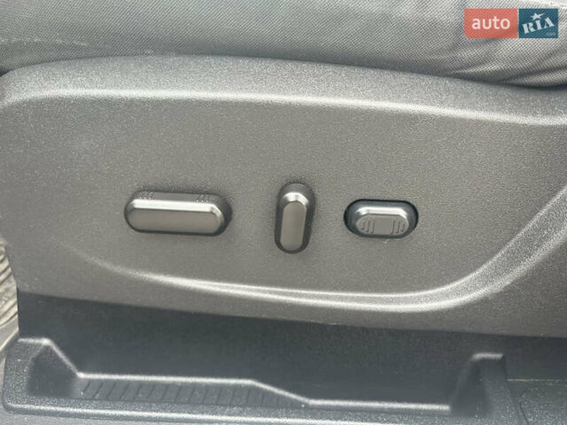 Серый Форд Эскейп, объемом двигателя 1.5 л и пробегом 220 тыс. км за 12150 $, фото 20 на Automoto.ua