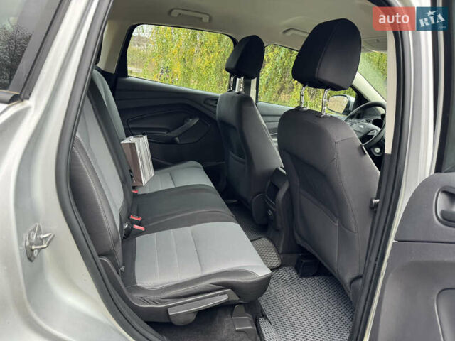 Форд Эскейп 2017 в Белой Церкве на Automoto.ua Серый Форд Эскейп, объемом двигателя 2.5 л и пробегом 195 тыс. км за 12600 $, фото 8 на Automoto.ua
