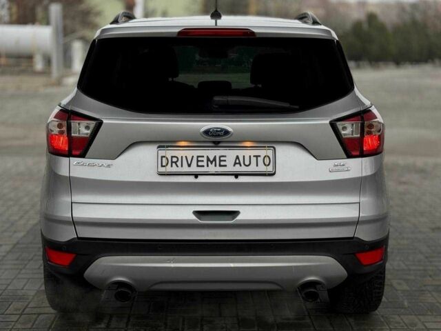Серый Форд Эскейп, объемом двигателя 1.5 л и пробегом 193 тыс. км за 10999 $, фото 5 на Automoto.ua