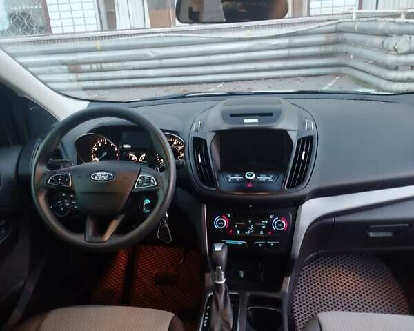 Форд Эскейп 2017 в Немирове на Automoto.ua Серый Форд Эскейп, объемом двигателя 1.5 л и пробегом 118 тыс. км за 14000 $, фото 26 на Automoto.ua