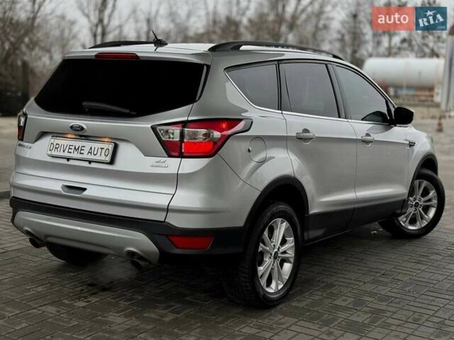 Серый Форд Эскейп, объемом двигателя 1.5 л и пробегом 193 тыс. км за 10999 $, фото 4 на Automoto.ua