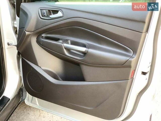 Серый Форд Эскейп, объемом двигателя 1.5 л и пробегом 118 тыс. км за 14690 $, фото 26 на Automoto.ua