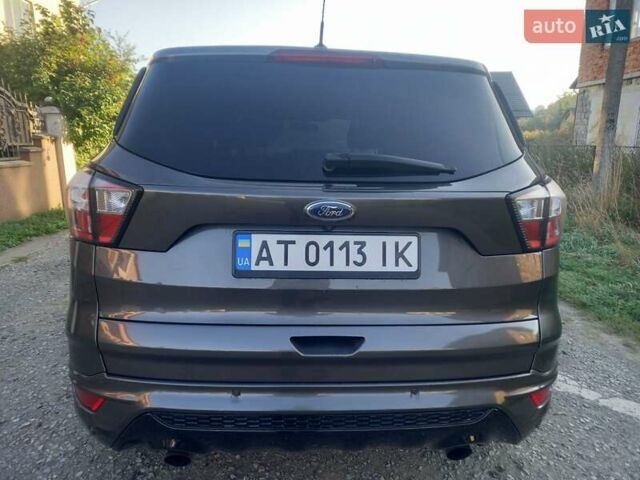 Сірий Форд Ескейп, об'ємом двигуна 2 л та пробігом 135 тис. км за 11300 $, фото 1 на Automoto.ua