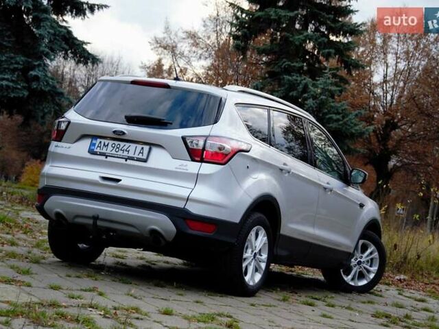 Сірий Форд Ескейп, об'ємом двигуна 2 л та пробігом 137 тис. км за 12900 $, фото 41 на Automoto.ua