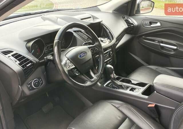 Сірий Форд Ескейп, об'ємом двигуна 2 л та пробігом 220 тис. км за 12700 $, фото 16 на Automoto.ua