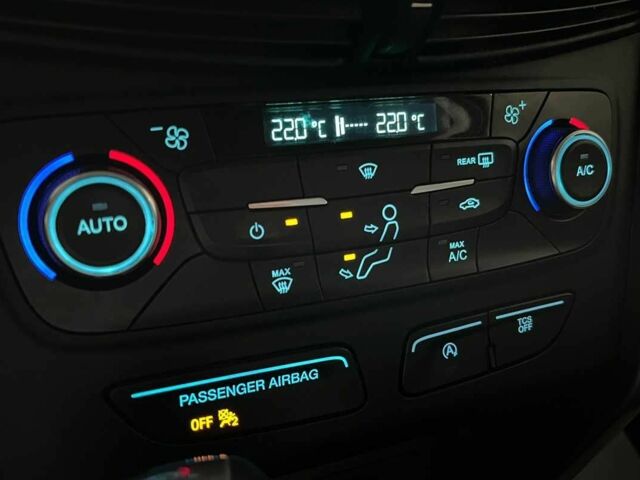 Серый Форд Эскейп, объемом двигателя 1.5 л и пробегом 130 тыс. км за 12650 $, фото 16 на Automoto.ua