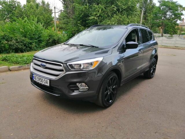 Серый Форд Эскейп, объемом двигателя 1.5 л и пробегом 135 тыс. км за 14200 $, фото 1 на Automoto.ua