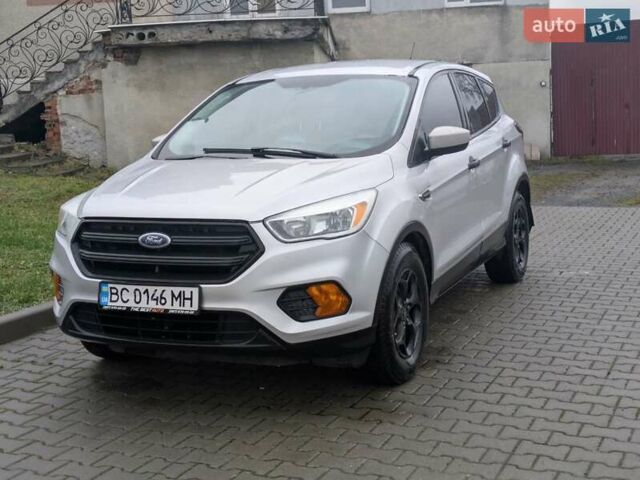 Серый Форд Эскейп, объемом двигателя 2.5 л и пробегом 247 тыс. км за 10300 $, фото 1 на Automoto.ua