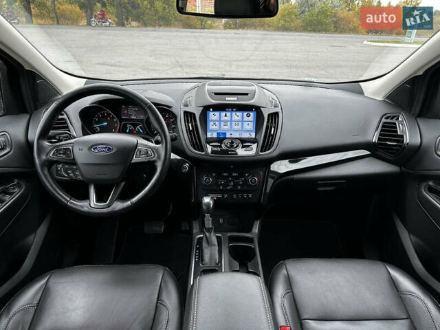 Серый Форд Эскейп, объемом двигателя 2 л и пробегом 109 тыс. км за 15200 $, фото 8 на Automoto.ua