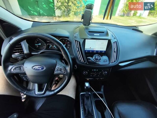Форд Эскейп 2017 в Барвенковом на Automoto.ua Серый Форд Эскейп, объемом двигателя 2 л и пробегом 134 тыс. км за 13450 $, фото 19 на Automoto.ua