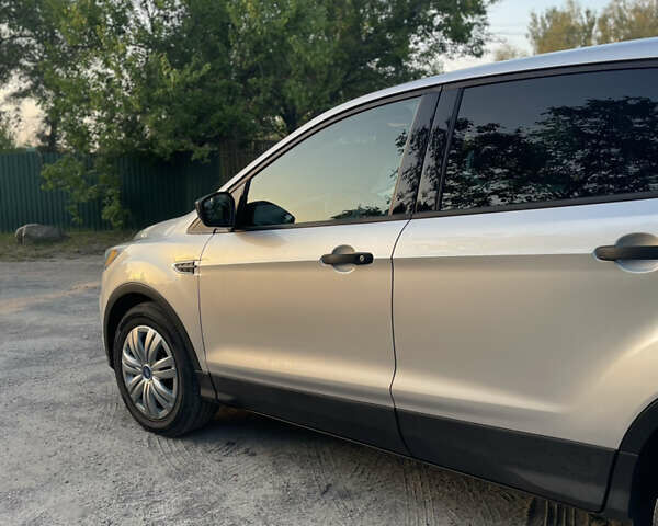 Форд Эскейп 2017 в Кременчуге на Automoto.ua Серый Форд Эскейп, объемом двигателя 2.5 л и пробегом 141 тыс. км за 12600 $, фото 6 на Automoto.ua