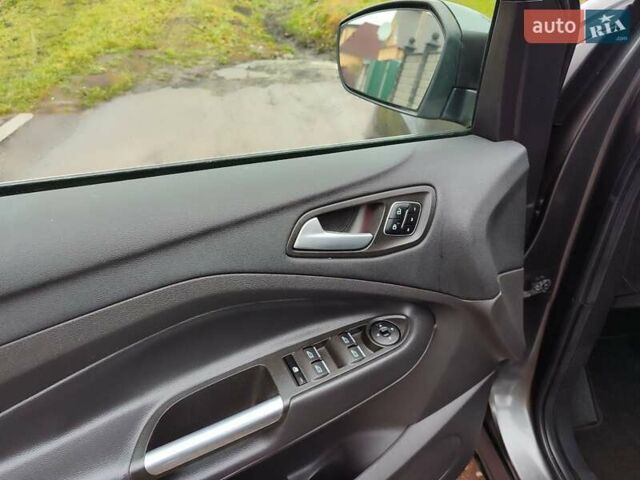 Сірий Форд Ескейп, об'ємом двигуна 2 л та пробігом 204 тис. км за 12200 $, фото 21 на Automoto.ua