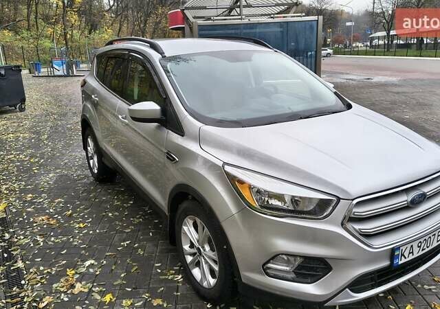 Серый Форд Эскейп, объемом двигателя 1.5 л и пробегом 45 тыс. км за 14800 $, фото 3 на Automoto.ua