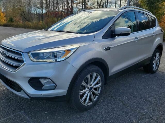 Сірий Форд Ескейп, об'ємом двигуна 2 л та пробігом 66 тис. км за 8300 $, фото 2 на Automoto.ua