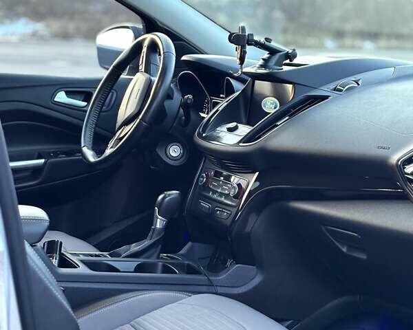 Сірий Форд Ескейп, об'ємом двигуна 1.5 л та пробігом 136 тис. км за 13200 $, фото 12 на Automoto.ua