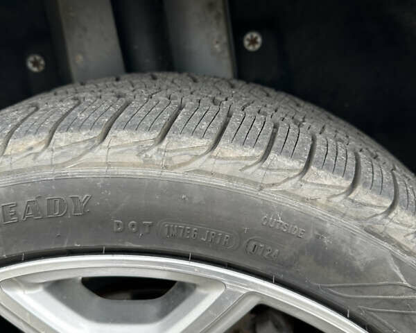 Серый Форд Эскейп, объемом двигателя 2 л и пробегом 109 тыс. км за 15200 $, фото 11 на Automoto.ua