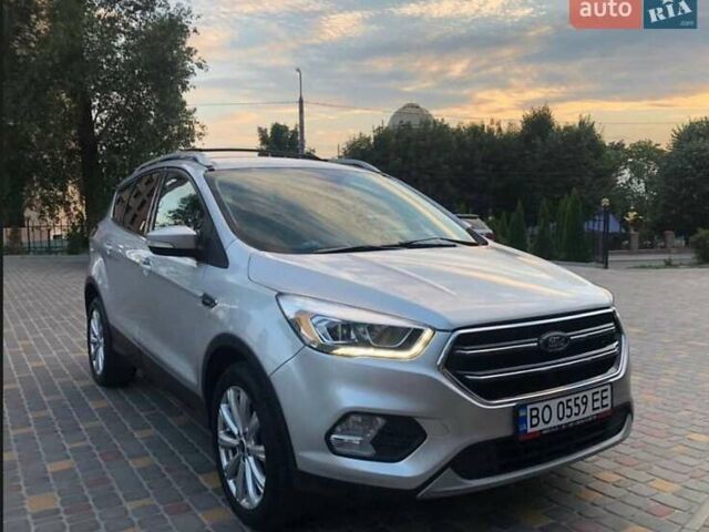 Серый Форд Эскейп, объемом двигателя 2 л и пробегом 186 тыс. км за 11400 $, фото 3 на Automoto.ua