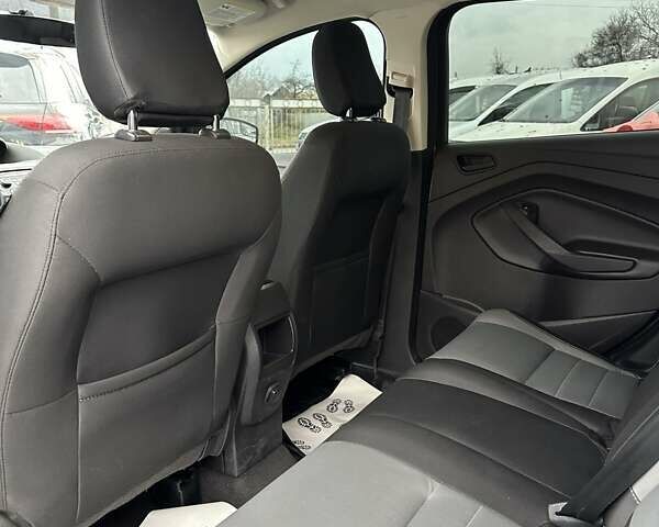 Серый Форд Эскейп, объемом двигателя 2.5 л и пробегом 171 тыс. км за 11950 $, фото 13 на Automoto.ua