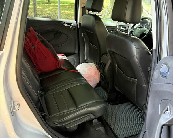 Серый Форд Эскейп, объемом двигателя 2 л и пробегом 84 тыс. км за 17000 $, фото 12 на Automoto.ua