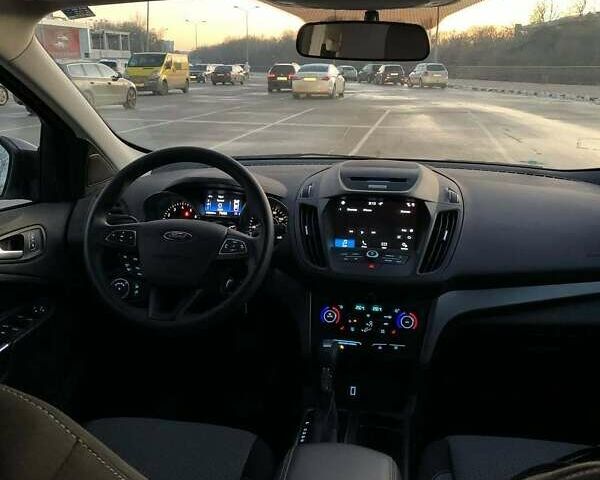 Серый Форд Эскейп, объемом двигателя 2 л и пробегом 80 тыс. км за 12000 $, фото 2 на Automoto.ua