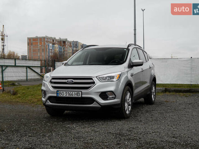 Серый Форд Эскейп, объемом двигателя 2 л и пробегом 33 тыс. км за 15000 $, фото 2 на Automoto.ua