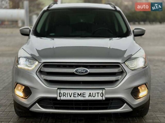 Серый Форд Эскейп, объемом двигателя 1.5 л и пробегом 193 тыс. км за 10999 $, фото 1 на Automoto.ua