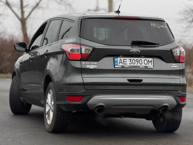 Серый Форд Эскейп, объемом двигателя 1.5 л и пробегом 60 тыс. км за 11500 $, фото 6 на Automoto.ua