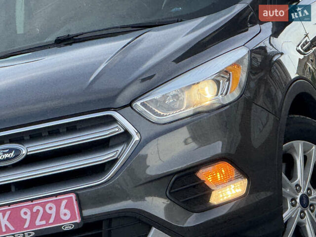 Серый Форд Эскейп, объемом двигателя 1.5 л и пробегом 176 тыс. км за 11999 $, фото 15 на Automoto.ua