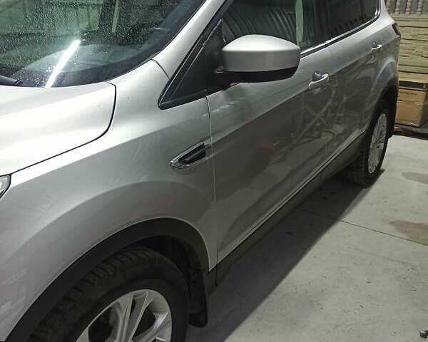 Серый Форд Эскейп, объемом двигателя 1.5 л и пробегом 182 тыс. км за 13800 $, фото 1 на Automoto.ua