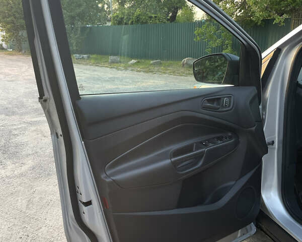 Форд Эскейп 2017 в Кременчуге на Automoto.ua Серый Форд Эскейп, объемом двигателя 2.5 л и пробегом 141 тыс. км за 12600 $, фото 7 на Automoto.ua