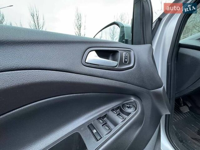 Серый Форд Эскейп, объемом двигателя 1.5 л и пробегом 172 тыс. км за 13900 $, фото 20 на Automoto.ua