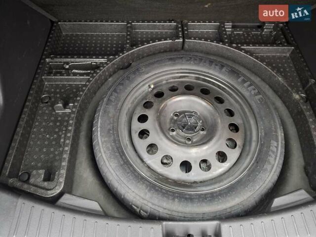 Серый Форд Эскейп, объемом двигателя 2.5 л и пробегом 237 тыс. км за 12700 $, фото 31 на Automoto.ua