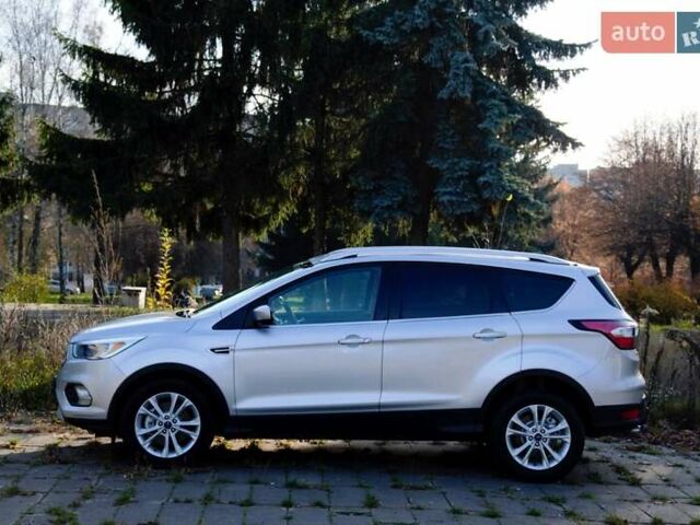 Сірий Форд Ескейп, об'ємом двигуна 2 л та пробігом 137 тис. км за 12900 $, фото 6 на Automoto.ua