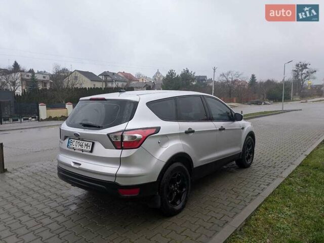 Серый Форд Эскейп, объемом двигателя 2.5 л и пробегом 247 тыс. км за 10300 $, фото 5 на Automoto.ua