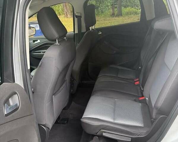 Серый Форд Эскейп, объемом двигателя 2 л и пробегом 96 тыс. км за 15200 $, фото 4 на Automoto.ua