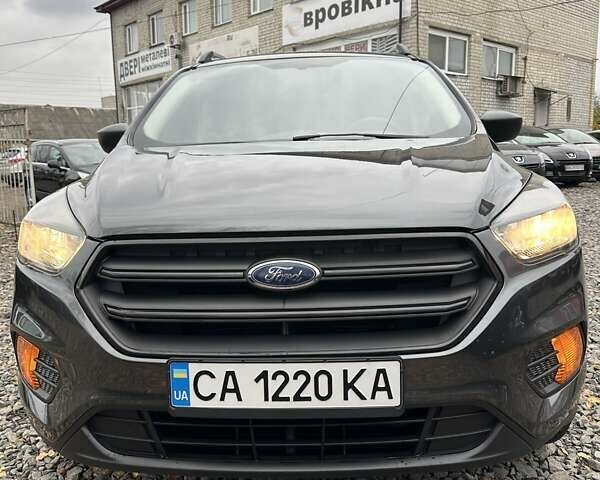 Серый Форд Эскейп, объемом двигателя 2.5 л и пробегом 171 тыс. км за 11950 $, фото 2 на Automoto.ua