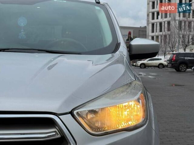 Серый Форд Эскейп, объемом двигателя 1.5 л и пробегом 172 тыс. км за 13900 $, фото 6 на Automoto.ua