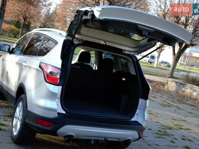 Сірий Форд Ескейп, об'ємом двигуна 2 л та пробігом 137 тис. км за 12900 $, фото 19 на Automoto.ua