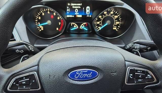 Сірий Форд Ескейп, об'ємом двигуна 1.5 л та пробігом 226 тис. км за 10300 $, фото 22 на Automoto.ua