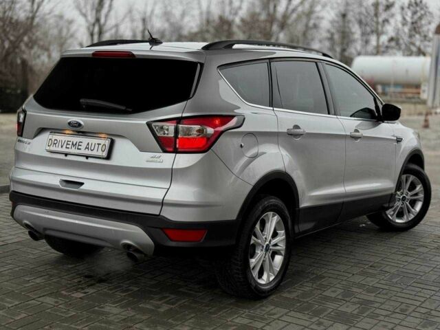 Серый Форд Эскейп, объемом двигателя 1.5 л и пробегом 193 тыс. км за 10999 $, фото 4 на Automoto.ua