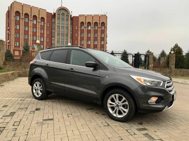 Серый Форд Эскейп, объемом двигателя 1.5 л и пробегом 118 тыс. км за 15087 $, фото 2 на Automoto.ua