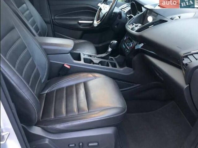 Серый Форд Эскейп, объемом двигателя 2 л и пробегом 186 тыс. км за 11400 $, фото 6 на Automoto.ua