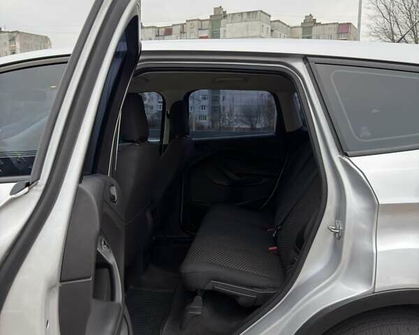 Сірий Форд Ескейп, об'ємом двигуна 2.5 л та пробігом 134 тис. км за 12500 $, фото 2 на Automoto.ua